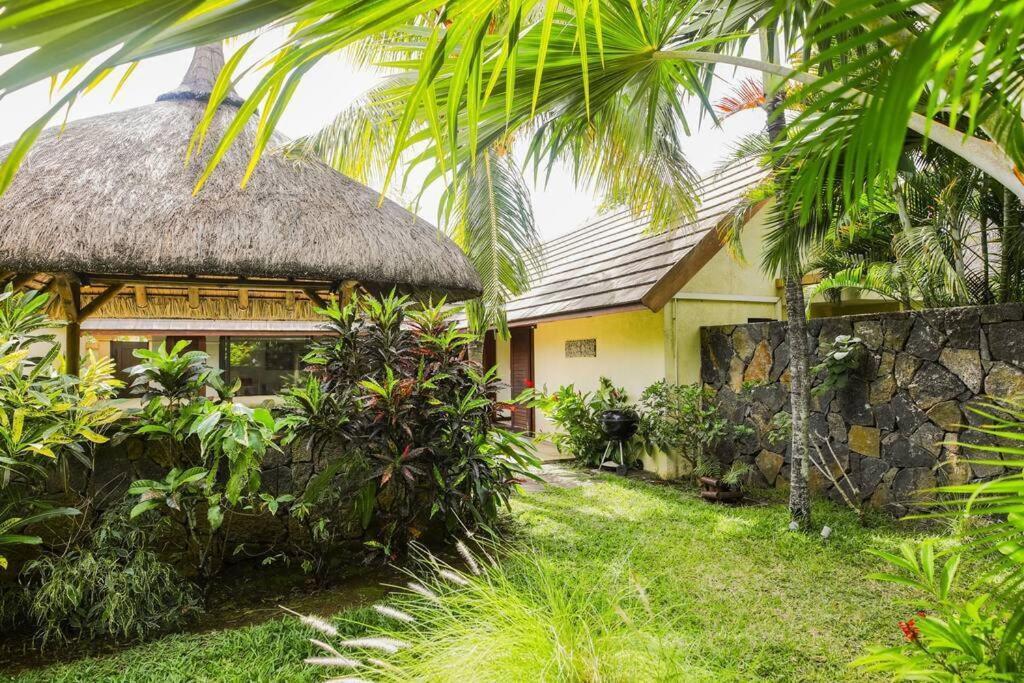 Villa Tropicale Balinaise Intimiste Гранд-Бэй Экстерьер фото